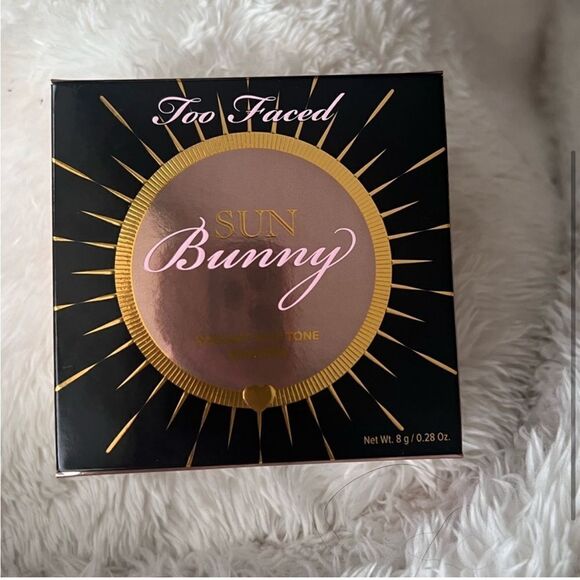Too Faced Radiant Duo Tone Bronzer - Picture 3 of 4